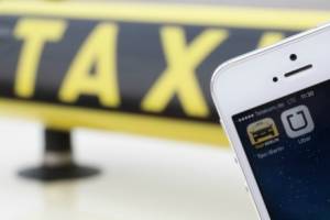 Германия: Берлин запретил такси Uber работать