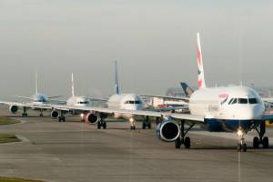 В российских аэропортах было задержано более 3 000 рейсов в Европу