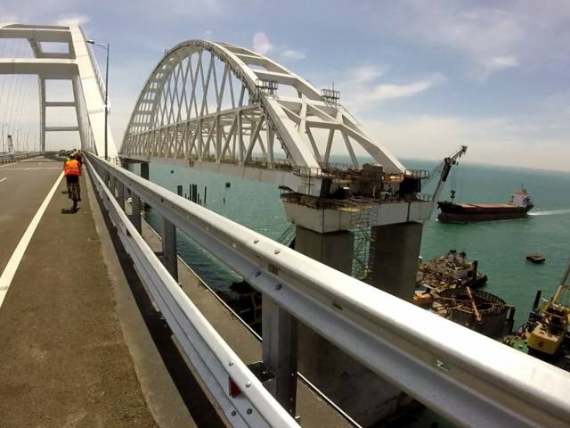 Отпуск, турагентство, На Крымский мост организуют туры с ночевкой, Коломна На Крымский мост организуют туры с ночевкой, Туристам Коломны, Россия Путешествие