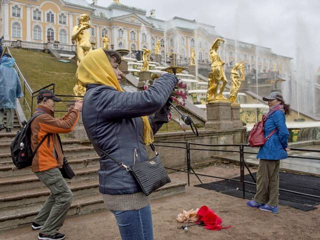 Отпуск, турагентство, Петергоф стал самым популярным музеем в России в 2018 года, Коломна Петергоф стал самым популярным музеем в России в 2018 года, Туристам Коломны, Эрмитаж Россия музей где отдохнуть