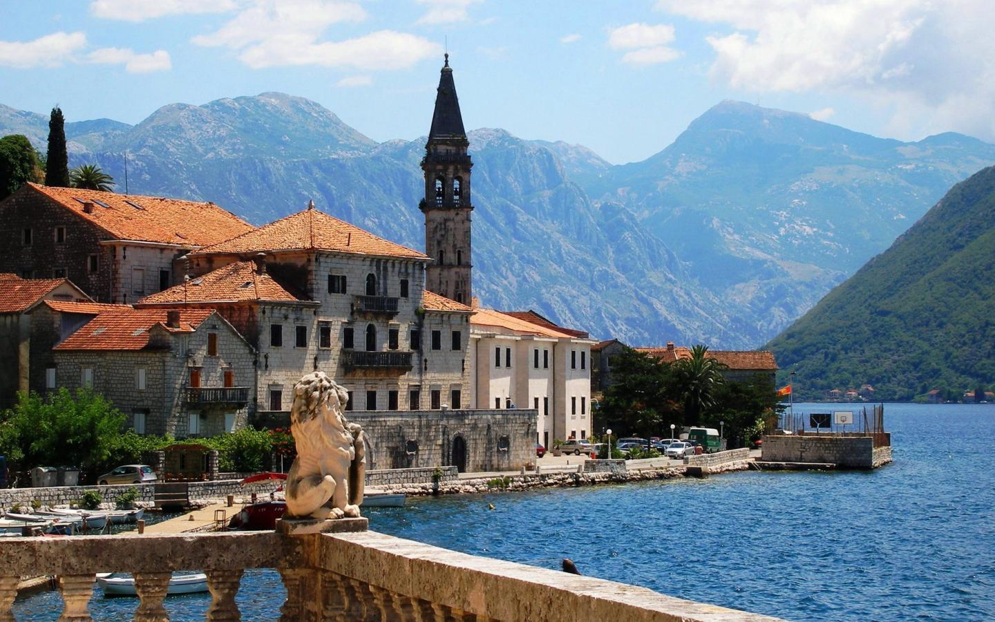 Как дешево поехать в Черногорию?