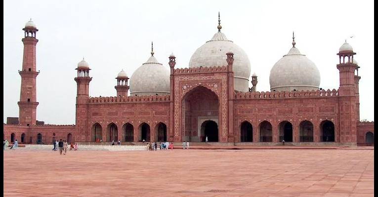  Badshahi Mosque