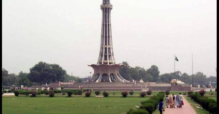  Minar e Pakistan. Телевышка в Лахоре