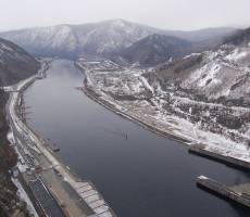 СШГЭС. Вид с гребня плотины