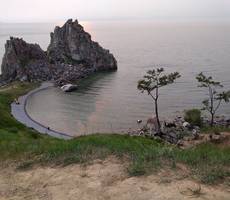 Скала Шаманка в пос. Хужир на Ольхоне