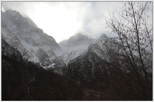 безенги альплагерь. 2 цей. сказский ледник цей. 2 цей. дорога в цейское ущелье.