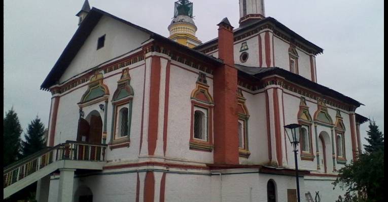  Троицкий собор Свято-Троицкого Ново-Голутвина монастыря