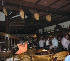 Long Bar в отеле Raffles