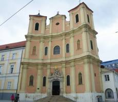10 Братислава.Костел тринитаров