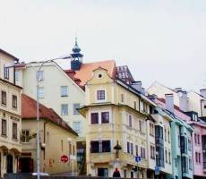51 Братислава.Дом у доброго пастора(узкий)