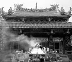 Longshan Temple