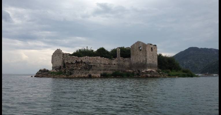  Сутоморе