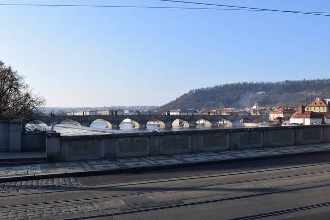 Вдали - Карлов мост