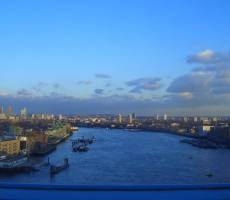 Вид с Tower Bridge