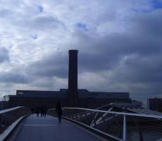 Грозная Tate Modern  в тучах