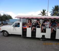 Роуд Таун. Safaribus