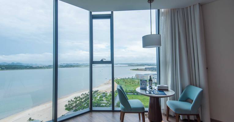  A La Carte Ha Long Bay