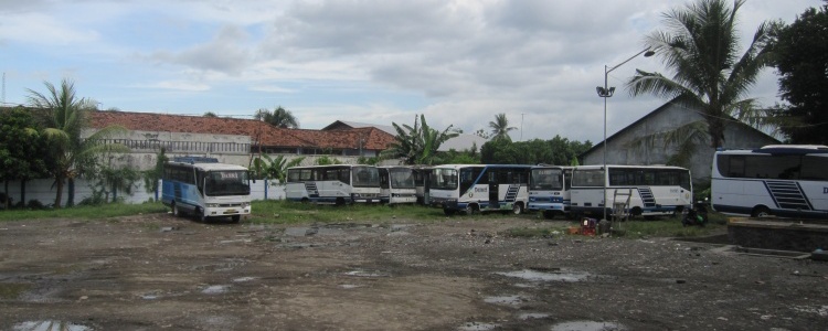 Автобусы на промежуточной станции