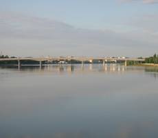 Reka Ural v gorode Atyrau