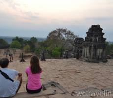 рассвет в храме Phnom Bakheng