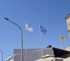Флаги Кипра и Греции