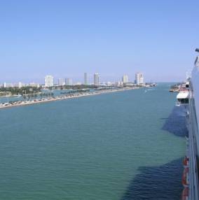 Carnival Valor