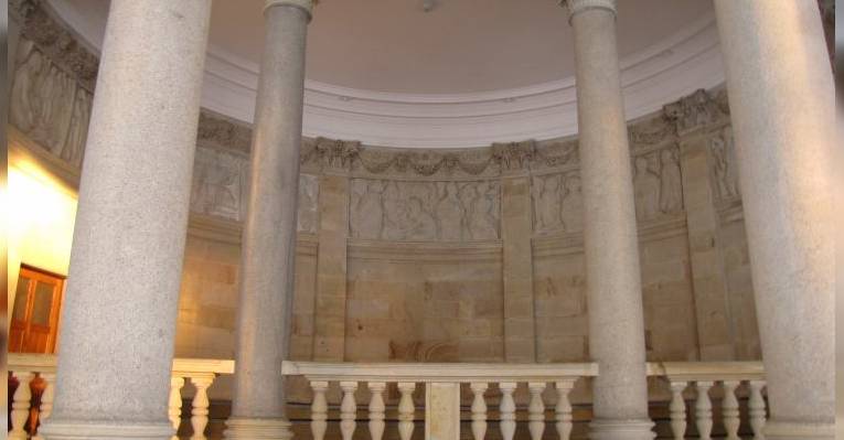 Мельничная колоннада внутри