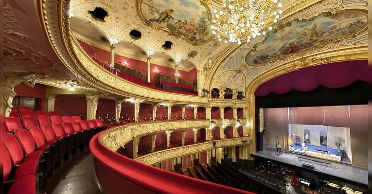 Opernhaus