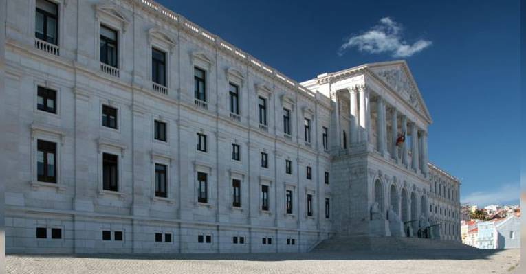 Парламент