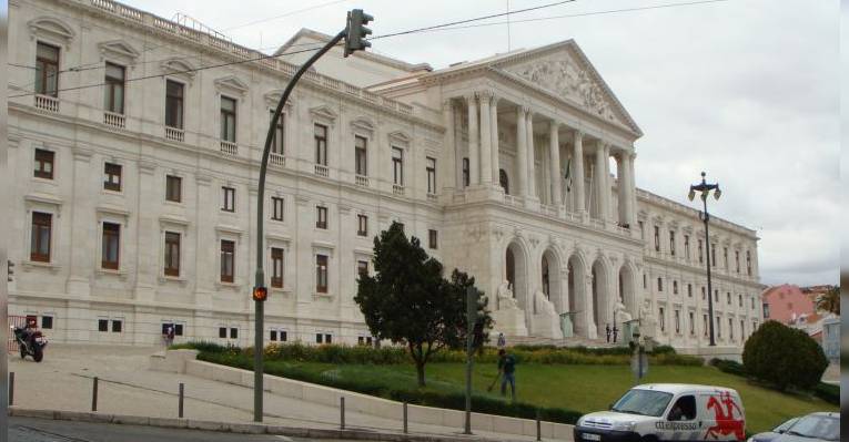 Парламент