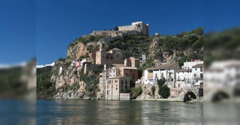 Замок Миравет