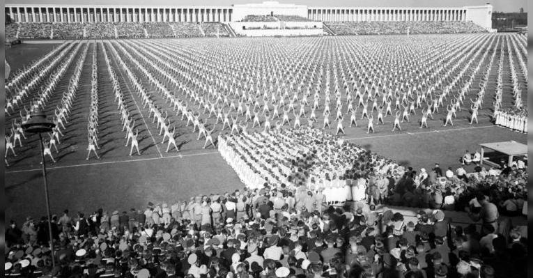 Поле Цеппелина. Нюрнберг. 1938 год