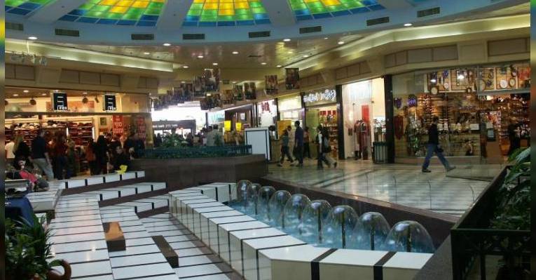 Shopping center Ramat Aviv