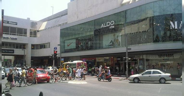 Shopping center Ramat Aviv
