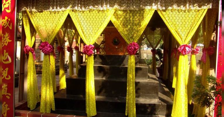 Tay Ho Pagoda