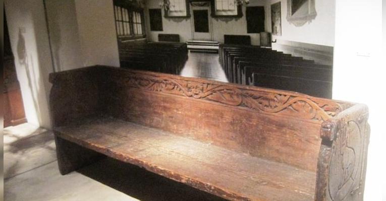 Скамья из Имперского зала Старой ратуши. Исторический музей. Регенсбург