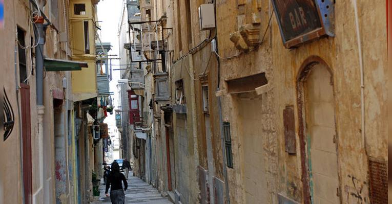 Улица Strait Street