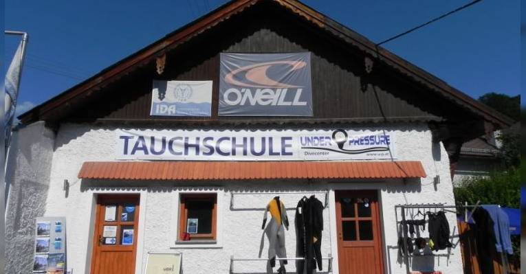 Дайвинг клуб Tauchschule Under Pressure