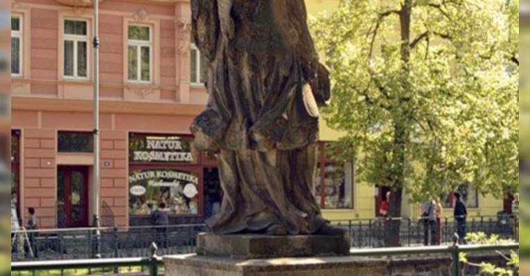 Памятник Св. Яну Непомуцкому