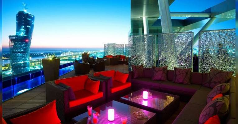 Бар Relax@12 Rooftop Bar