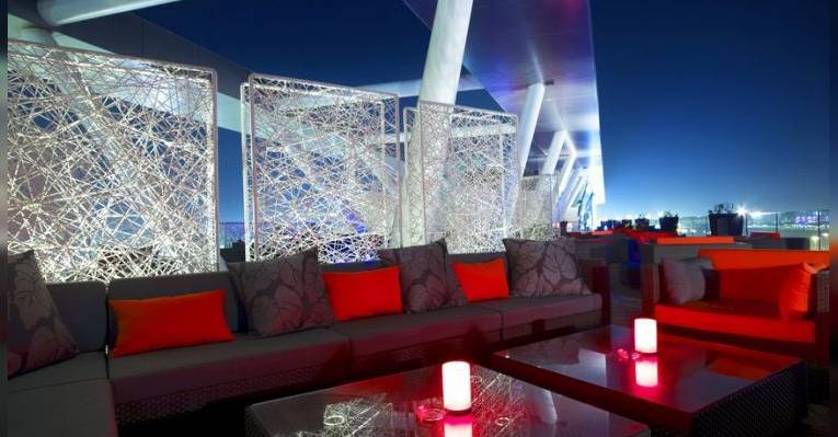 Бар Relax@12 Rooftop Bar