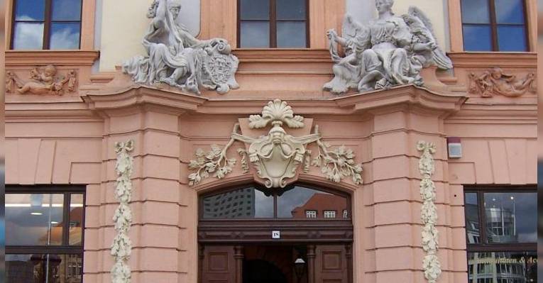 Историческое здание Романус-хаус, в котором расположен ресторан Романусхоф. Лейпциг