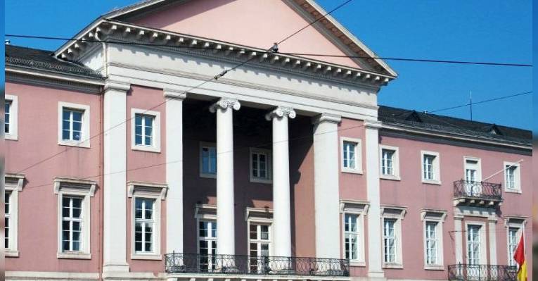 Ратуша на Рыночной площади. Карлсруэ