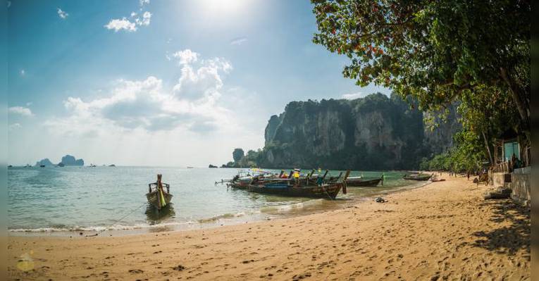 Пляж  Ao Ton Sai Beach