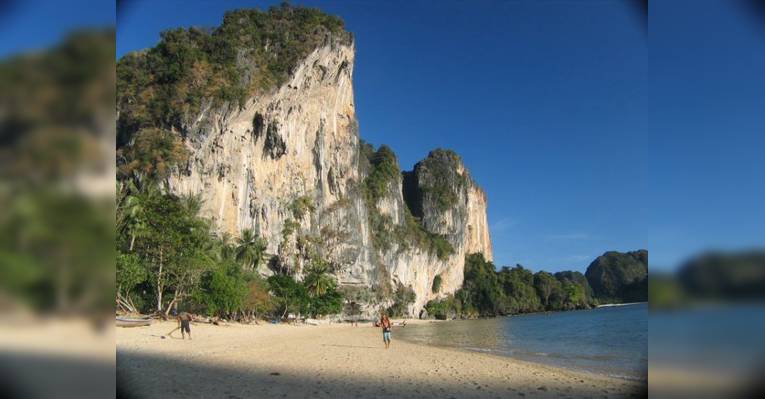 Пляж  Ao Ton Sai Beach