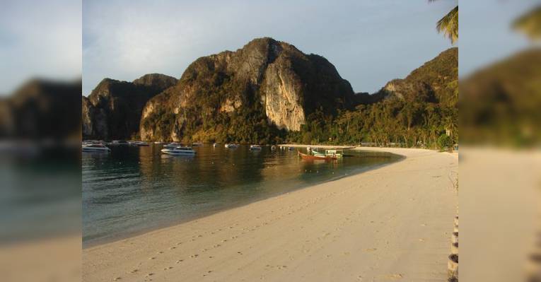 Пляж  Ao Ton Sai Beach