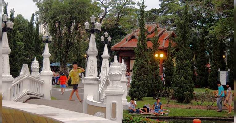 Парк Suan Buak Haad