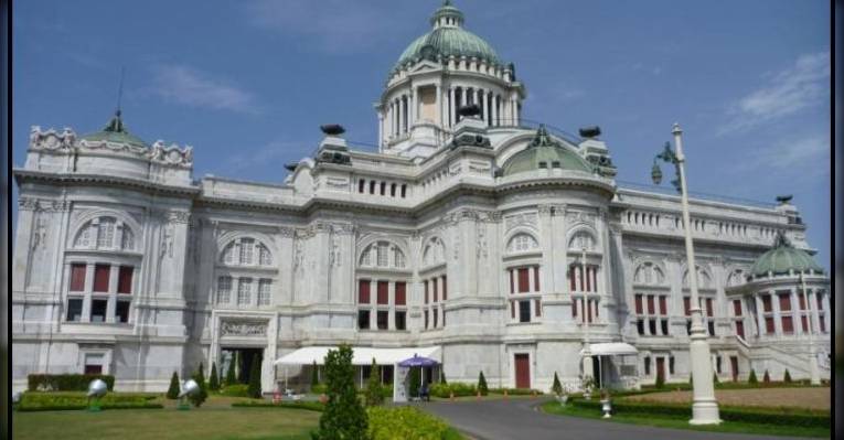 Тронный зал Ananda Samakhom