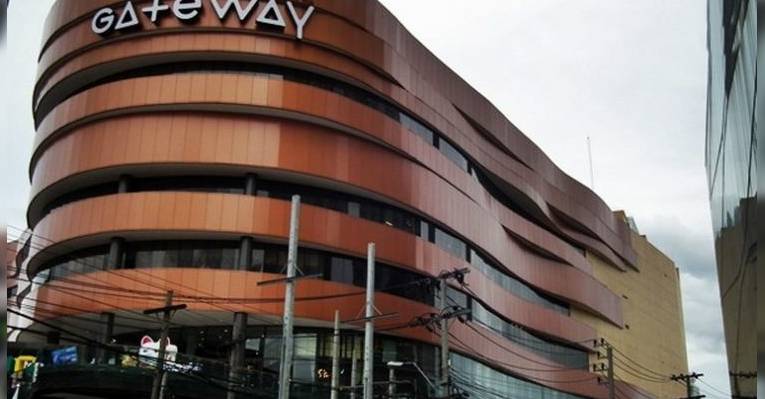 Торговый центр Gateway Ekamai Mall