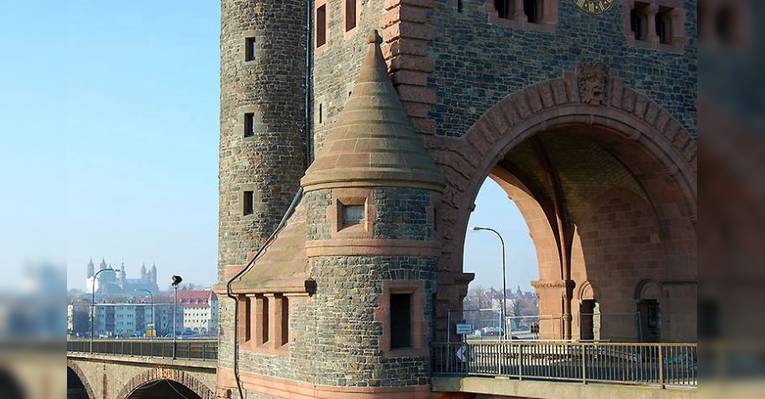 Мост и башня Нибелунгов. Вормс